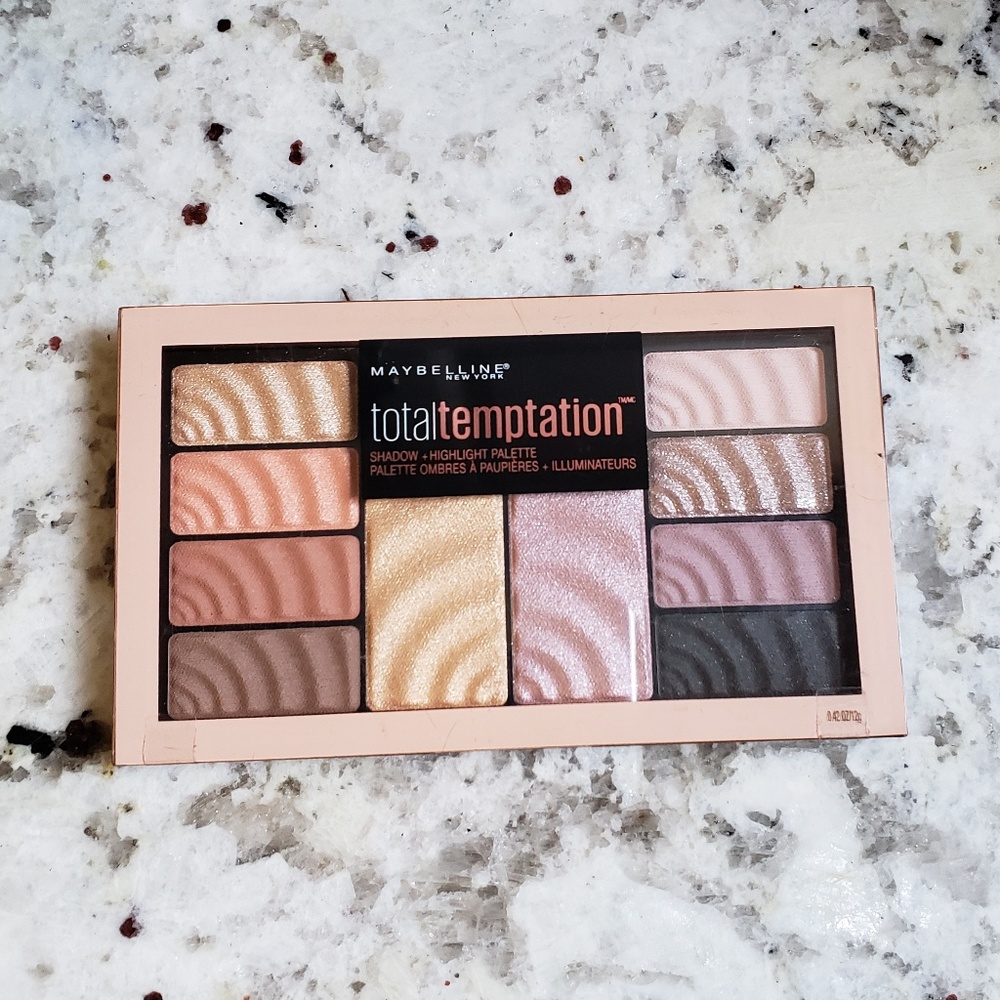 NEW * NEVER USED * MAYBELLINE eyeshadow pallate